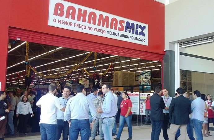 BAHAMAS MIX – Praça Uberlândia Shopping está aberto ao público