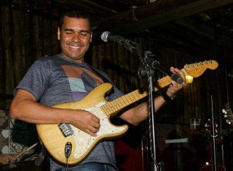 Sábado (18) tem show em dose dupla no Quintal da Dê