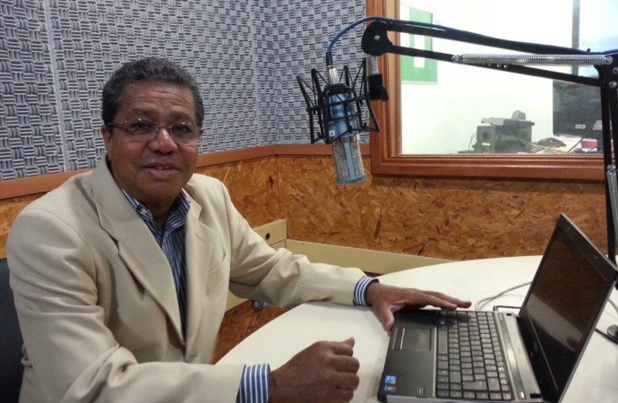 Chamberlain recebe comenda jornalística Moacyr Lopes de Carvalho