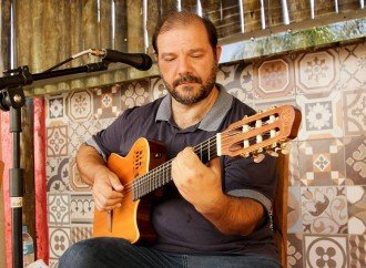 Sábado (21) tem especial Clube Da Esquina com Carlim de Almeida no Quintal da Dê