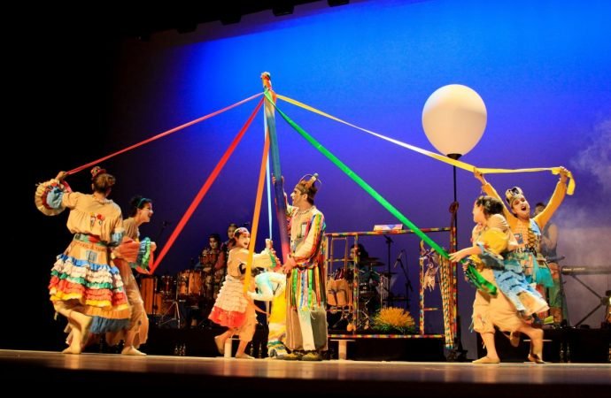 EMCANTAR apresenta A Lua por Testemunha