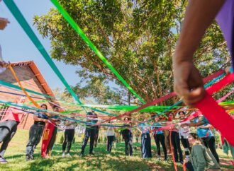 Guia de educação ambiental une arte e ciência propondo caminhos em prol da vida no planeta