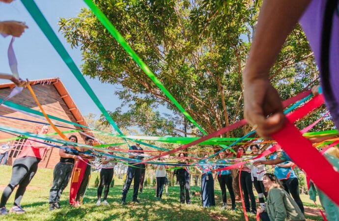 Guia de educação ambiental une arte e ciência propondo caminhos em prol da vida no planeta