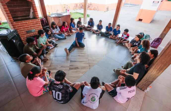 Crianças e jovens do EMCANTAR Social apresentam-se dia 24 de novembro às 19h30 na CDL Uberlândia