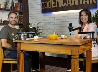 Novo episódio do podEMCANTAR recebe Mônica Cunha para uma conversa sobre o poder da palavra