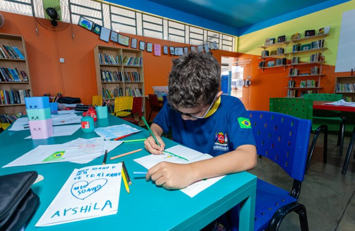 No Dia Mundial da Alfabetização, Projeto Bi-Bi celebra legado nas escolas de Uberaba